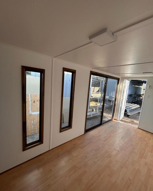 Contenedor marítimo Oficina 6×3 Mts -18M2 ( Ref: 13001 )