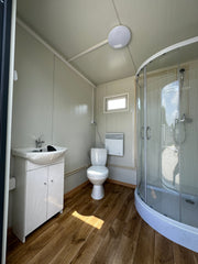 Contenedor Sanitario Doble 4,00 × 2,00 m – Con Ducha y Depósito