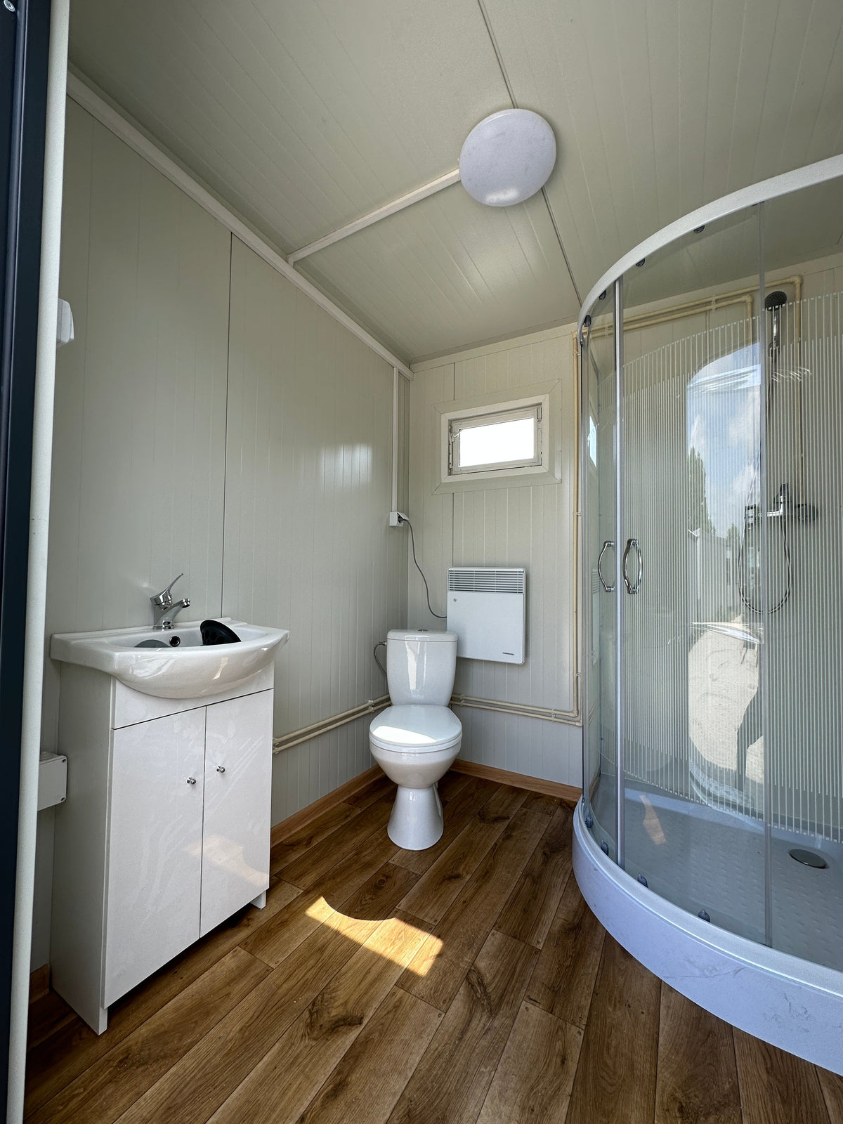 Contenedor Sanitario Doble 4,00 × 2,00 m – Con Ducha y Depósito