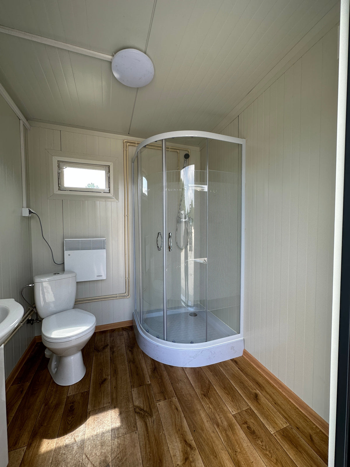 Contenedor Sanitario Doble 4,00 × 2,00 m – Con Ducha y Depósito