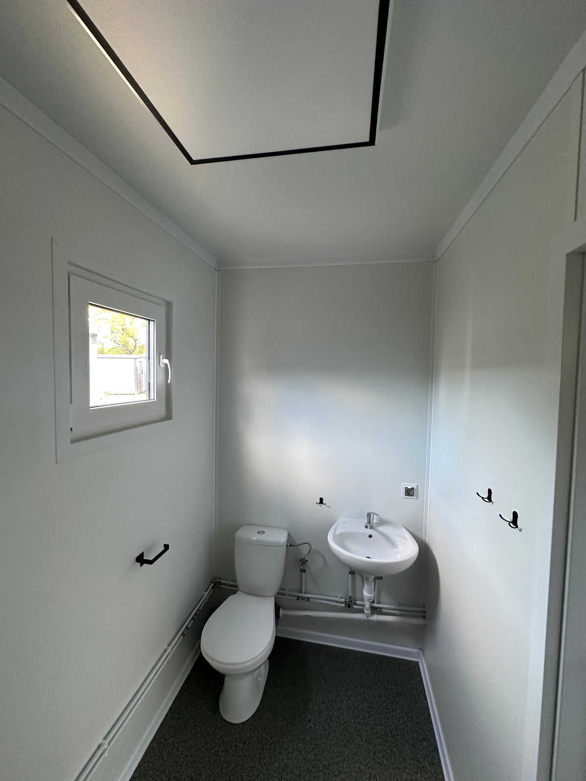 Contenedor Vivienda 6,00 × 3,00 m – Con Cocina, Baño y Ducha