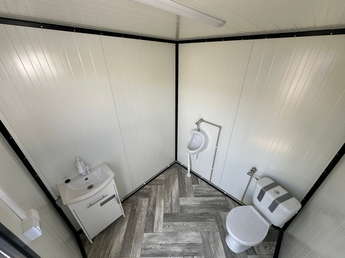 Contenedor Sanitario 2,00 × 2,00 m – Con WC y Urinario
