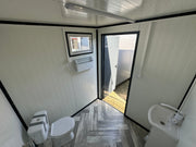 Contenedor Sanitario 2,00 × 2,00 m – Con WC y Urinario