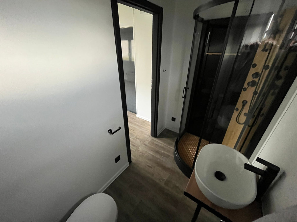 Contenedor Vivienda Premium 8,00 × 2,90 m – Con Cocina, Baño y Ducha