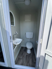 Contenedor Sanitario Doble WC 2,20 × 1,30 m