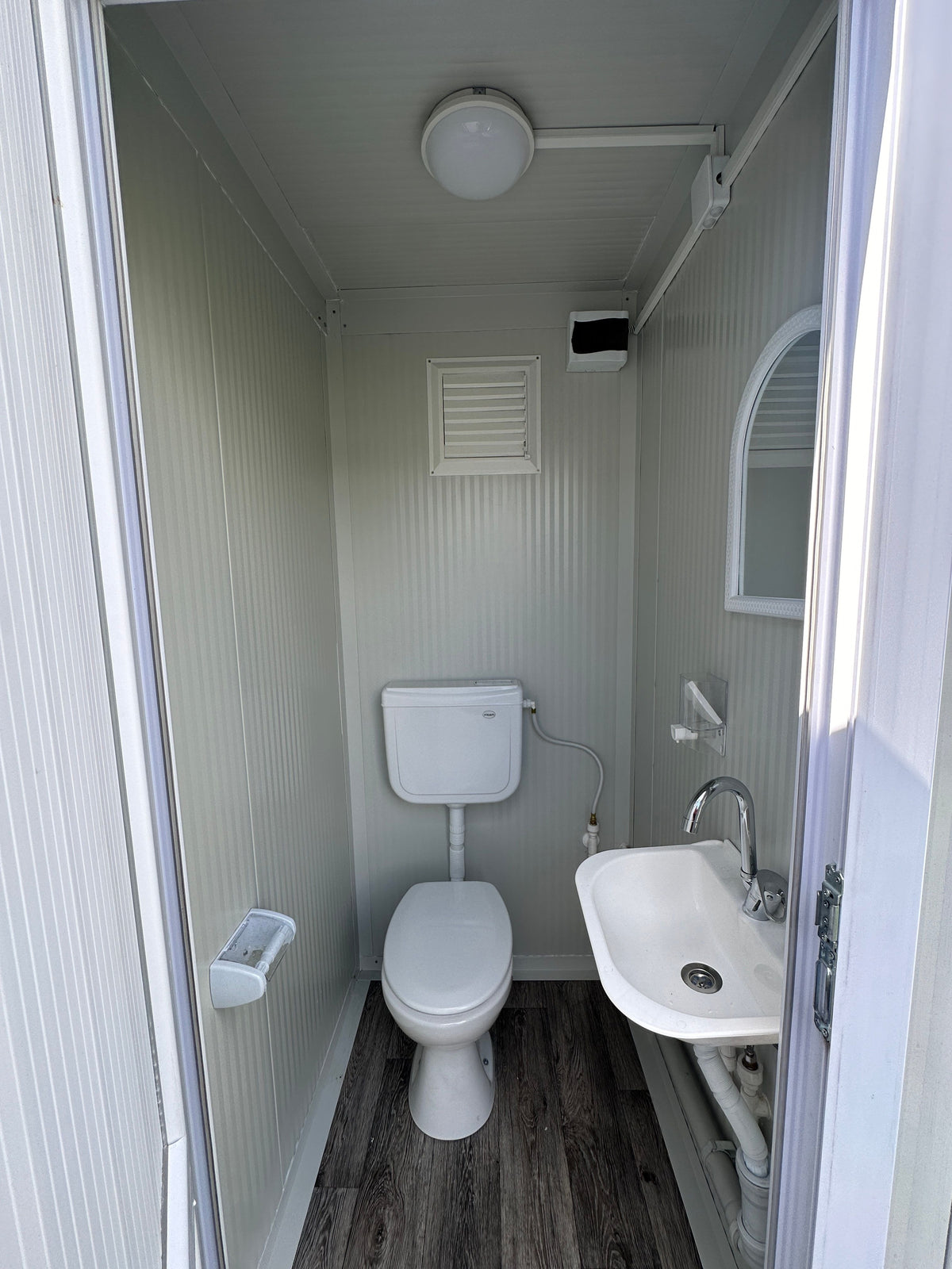 Contenedor Sanitario Doble WC 2,20 × 1,30 m