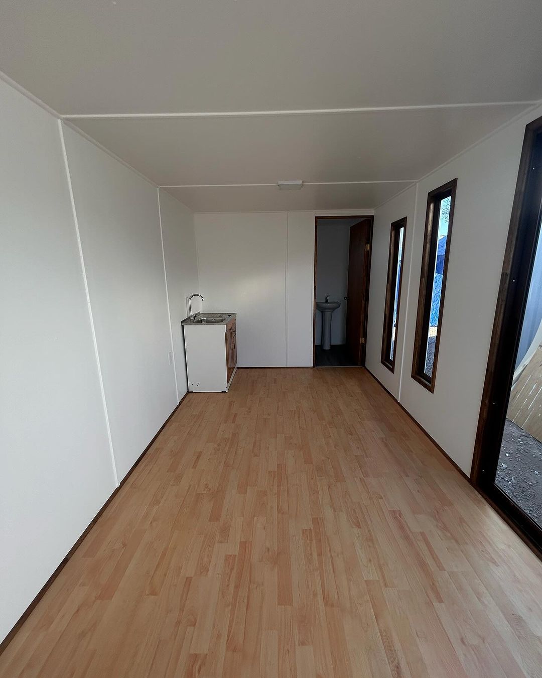 Contenedor marítimo Oficina 6×3 Mts -18M2 ( Ref: 13001 )