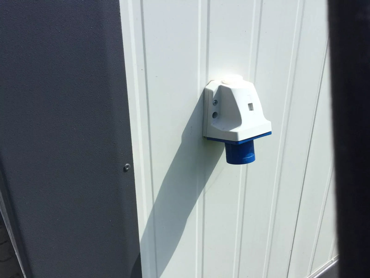 Nuevo Contenedor Oficina 4×2,4 m – Caseta de Seguridad / Control de Acceso 9,6 m²